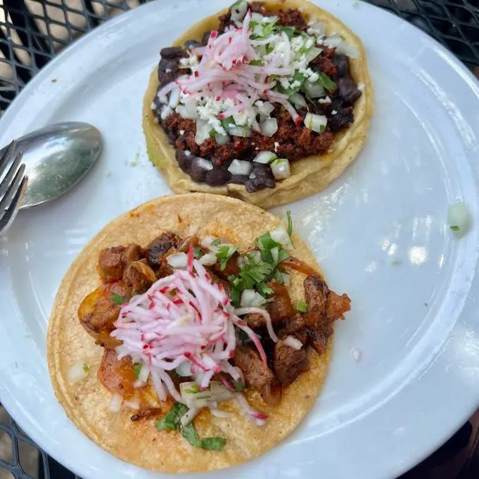 5 Rabanitos Restaurante & Taqueria - 4