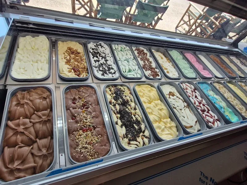 Corner Coffee & Snack - 4