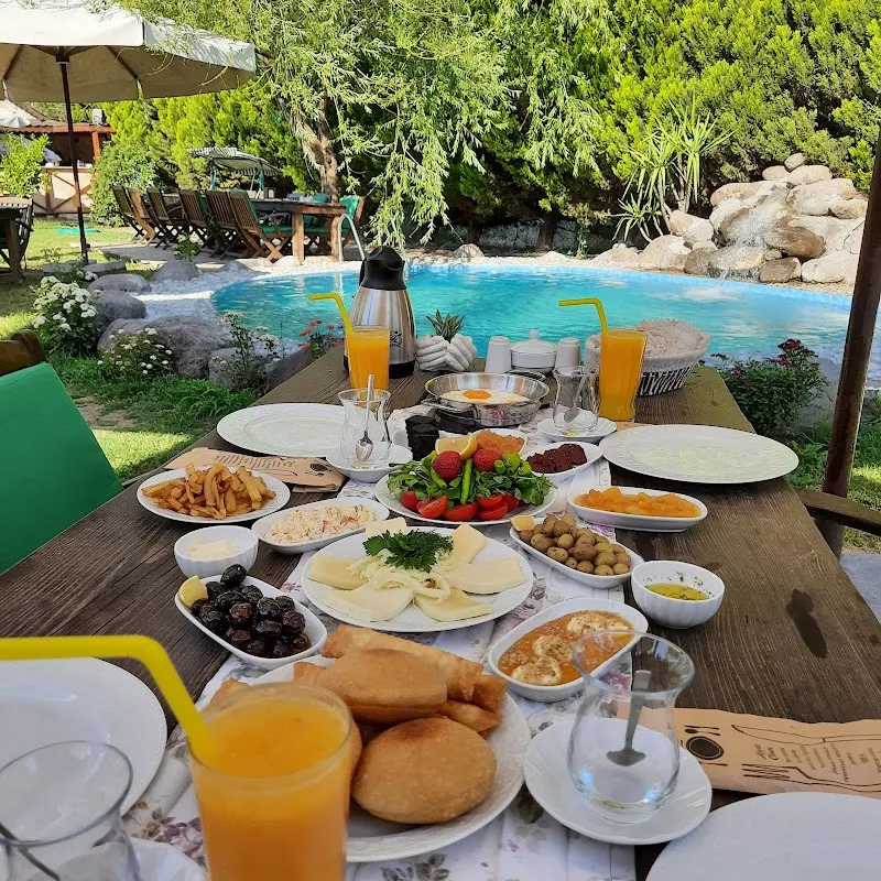 Fokaia Garden Kahvaltı Bahçesi - 5