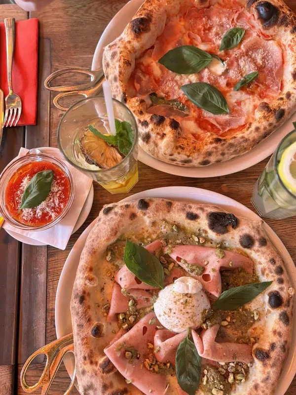 Oggi Pizzeria Napoletana - 4