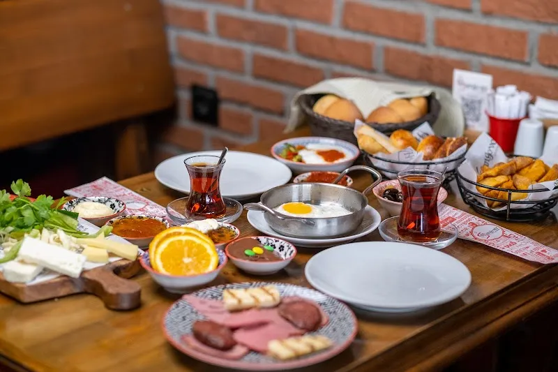 Hangover Cafe Bar - 2