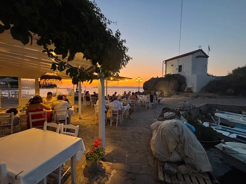 Anemoessa Restaurant - 5