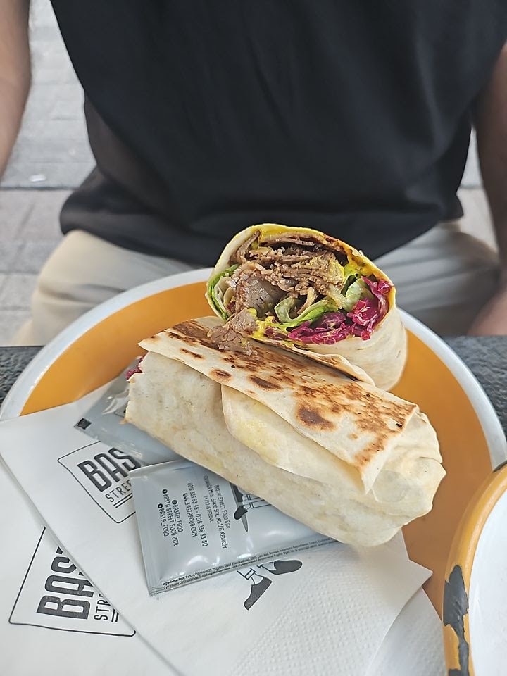 Basta Street Food Bar - 4