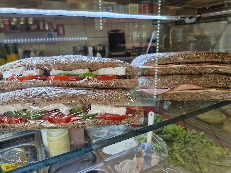 Corner Coffee & Snack - 5