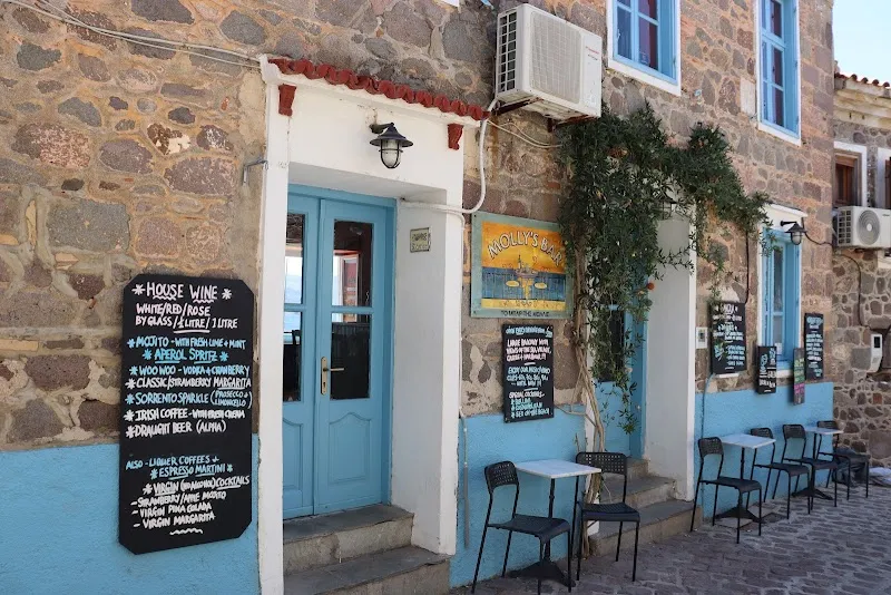 Molly's Bar - 4