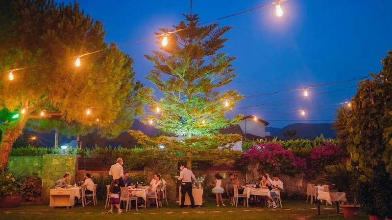 Zaitun Seafood Cafe & Restaurant - 3