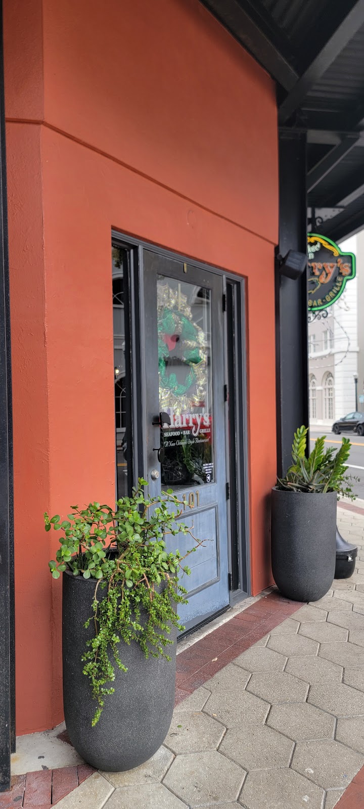 Harry's Seafood Bar & Grille - 5